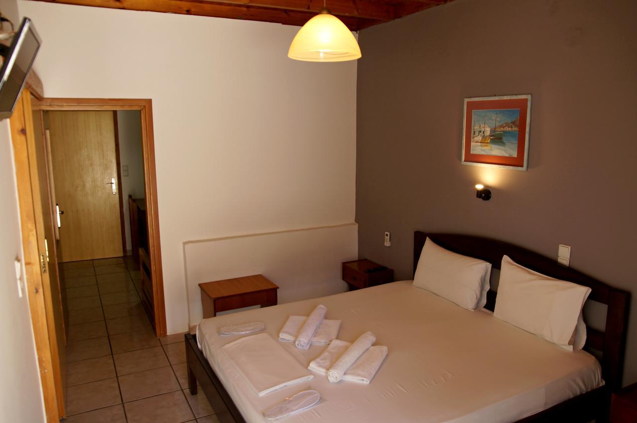 Madares Hotel Loutro Bagian luar foto