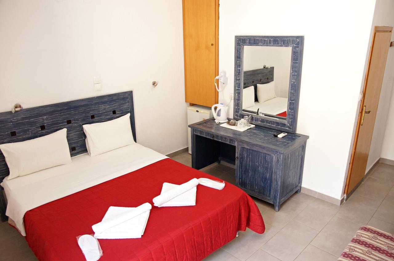 Madares Hotel Loutro Bagian luar foto