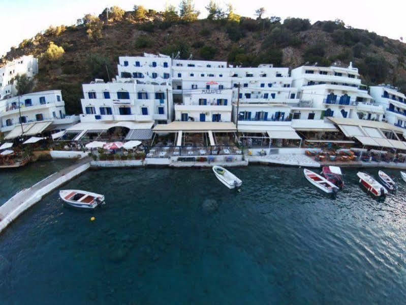 Madares Hotel Loutro Bagian luar foto