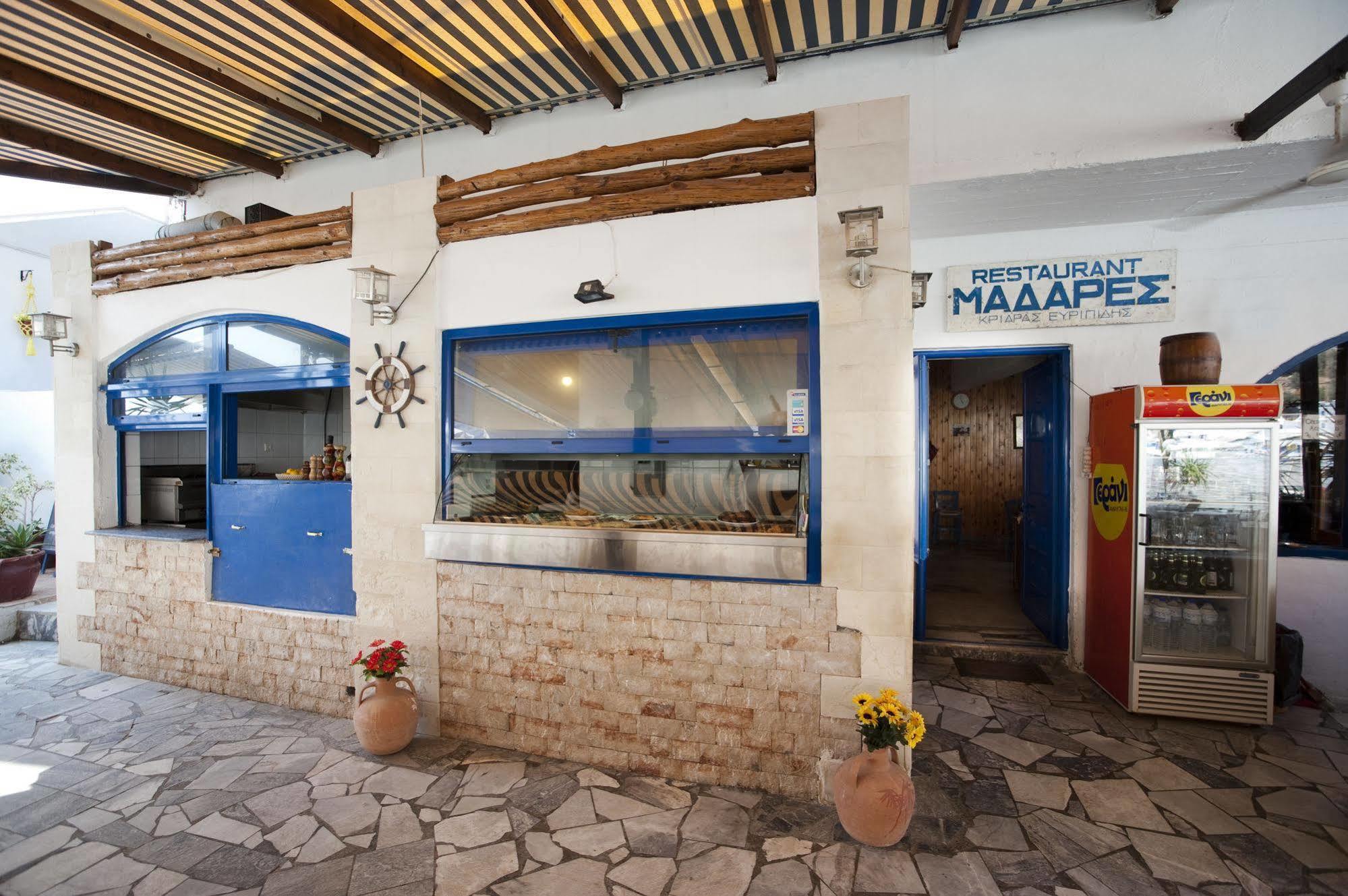 Madares Hotel Loutro Bagian luar foto